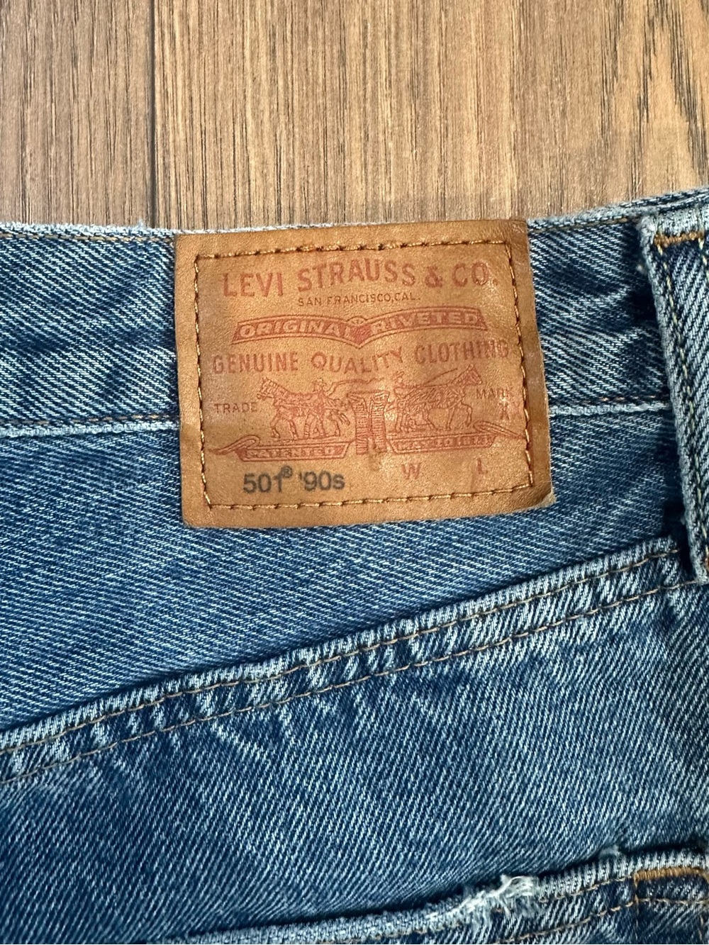 Levi’s 501 90s Distressed Denim Shorts - Picture 5 of 6